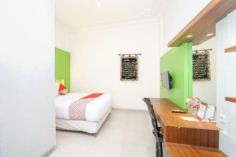 Oyo 231 Hotel Andita Syariah Surabaya Exterior photo