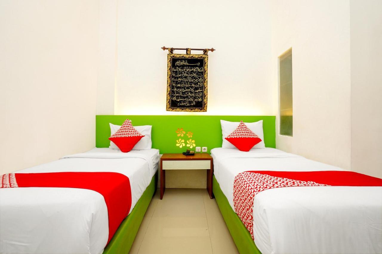 Oyo 231 Hotel Andita Syariah Surabaya Exterior photo